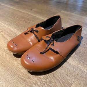 Loly in the Sky Ixel Shoes Womens Size 8 1/2 Brown Slip On Beaver Face Round Toe